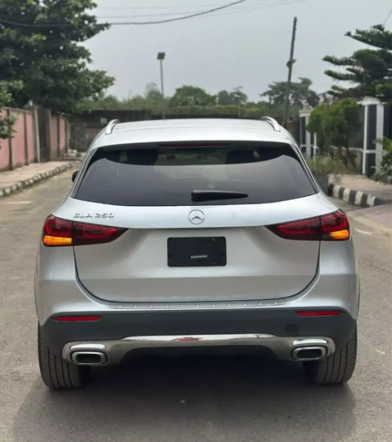 Mercedes-Benz GLA-Class   - 2021