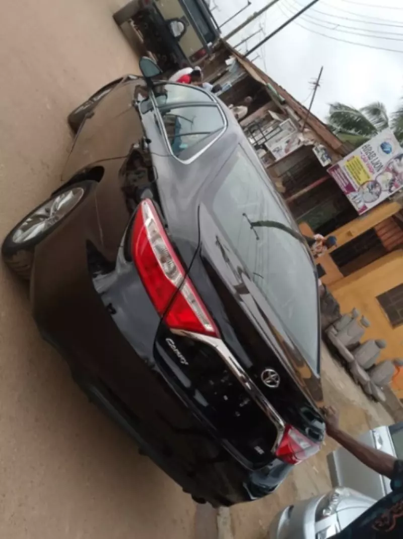 TOYOTA Camry - 2016