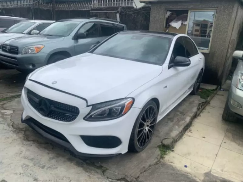 Mercedes-Benz C-class   - 2017