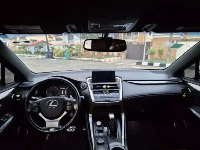 Lexus NX   - 2017