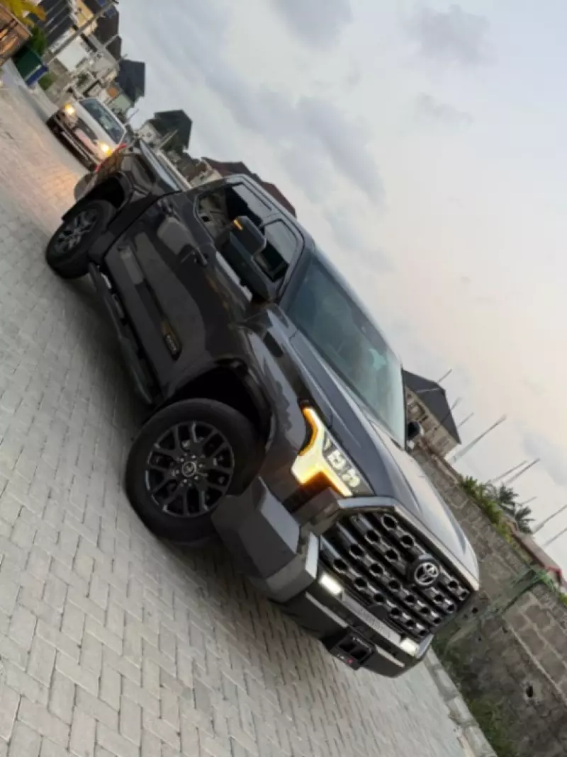Toyota Tundra   - 2023