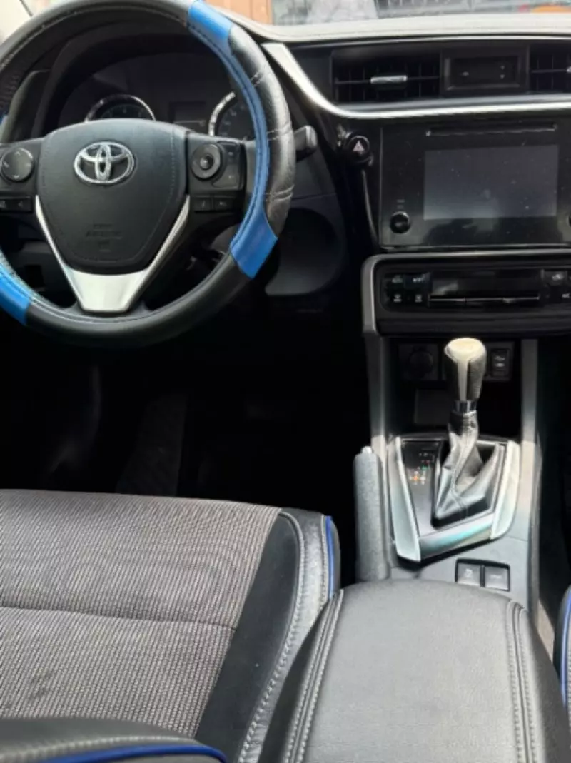 Toyota Corolla   - 2013
