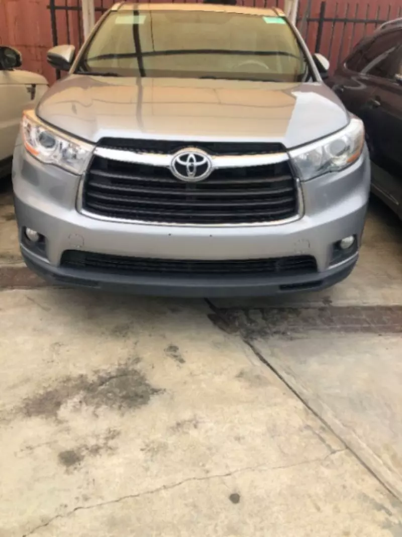 Toyota Highlander   - 2016