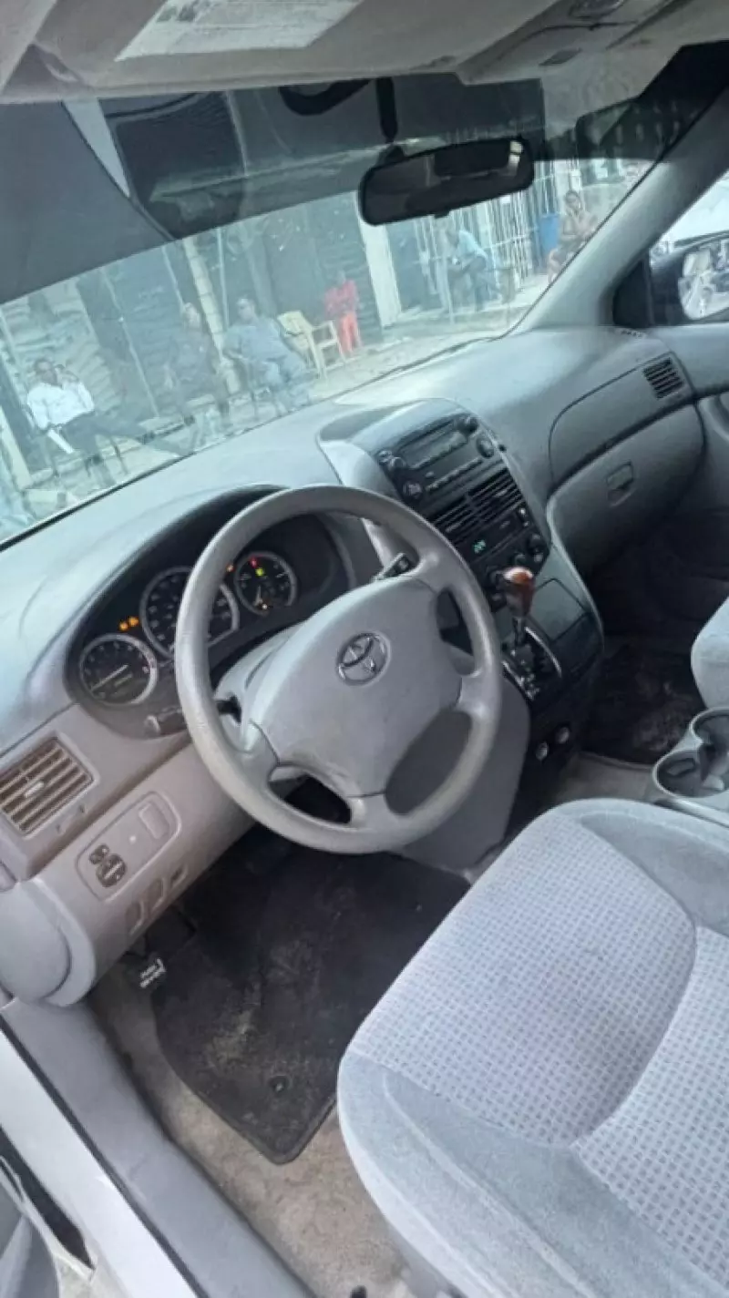 Toyota Sienna   - 2008