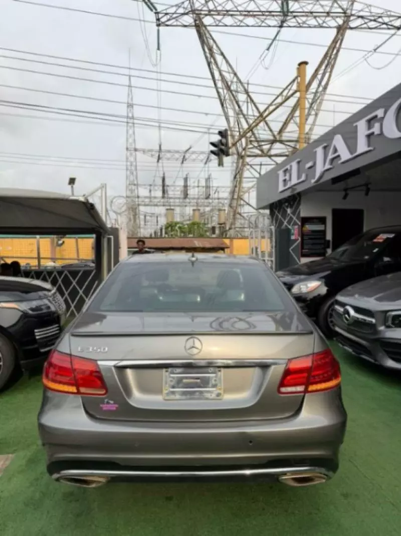 Mercedes-Benz E-Class   - 2011