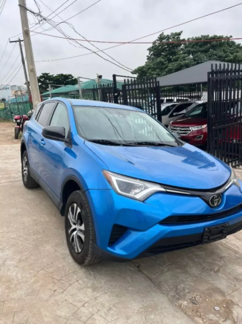 Toyota RAV 4   - 2018
