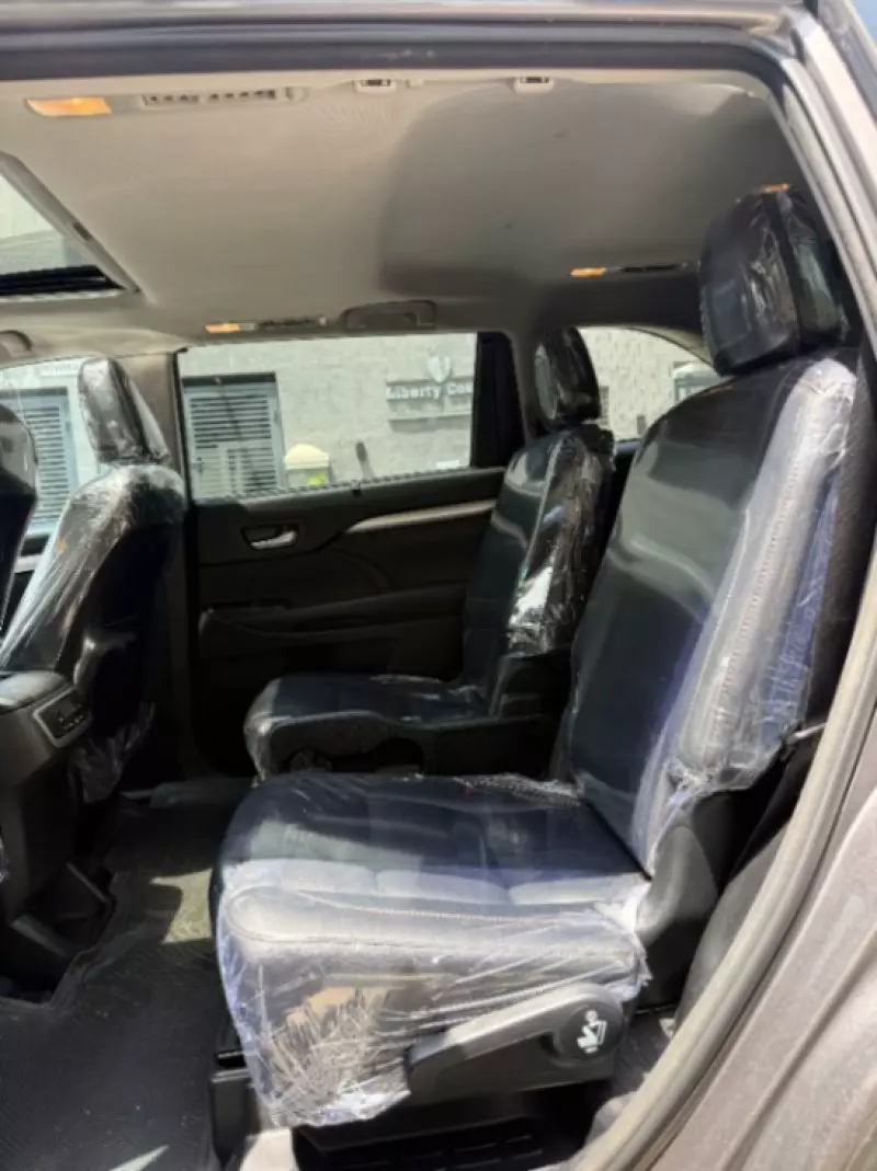 Toyota Highlander   - 2017