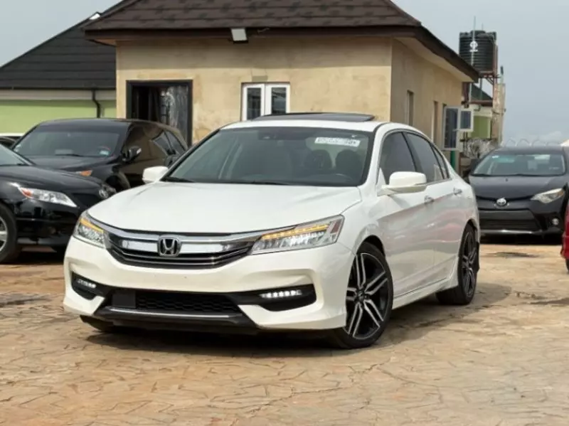 Honda Accord   - 2016