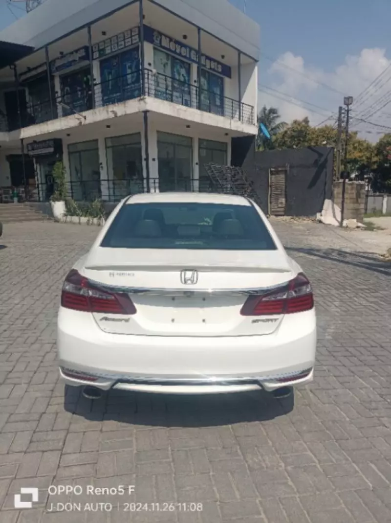 Honda Accord   - 2016