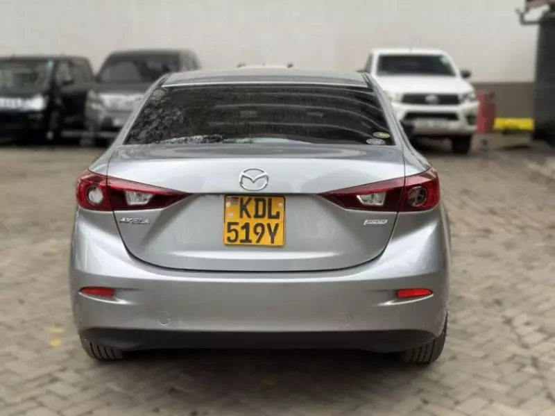 Mazda Axela    - 2015