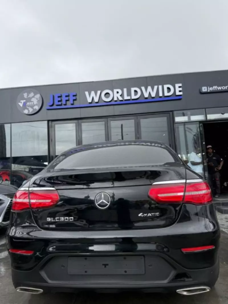 Mercedes-Benz GLC 300   - 2018