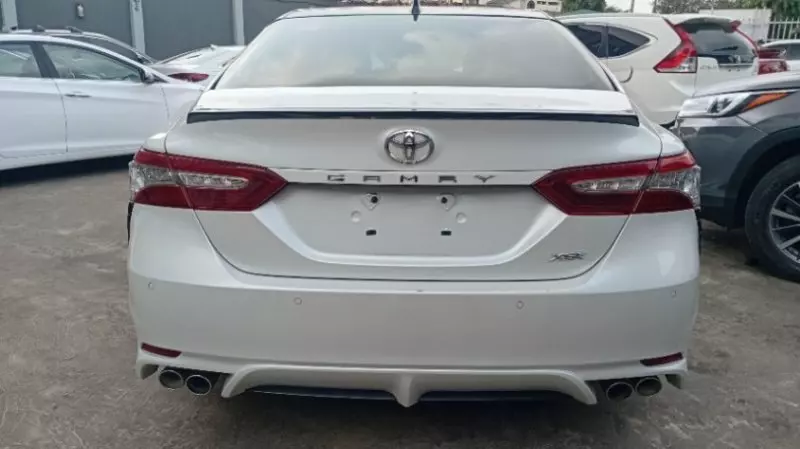 Toyota Camry   - 2018