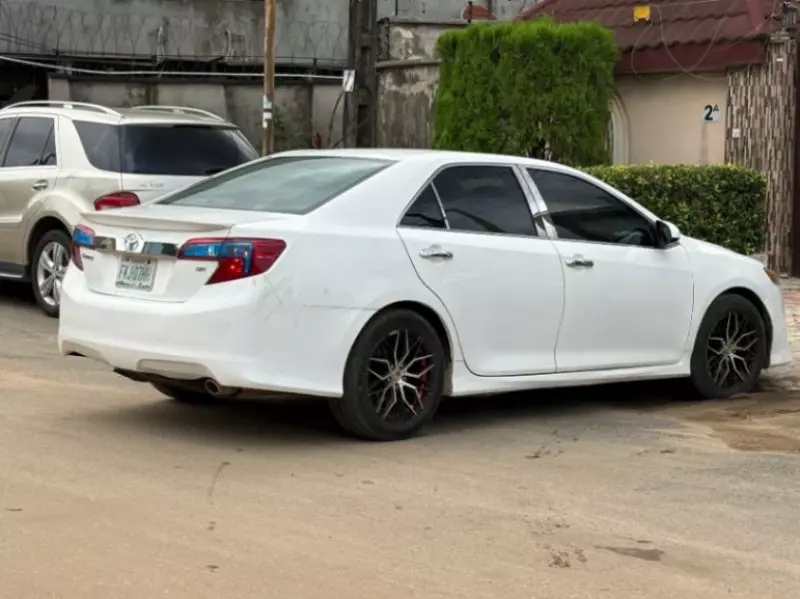 Toyota Camry   - 2014