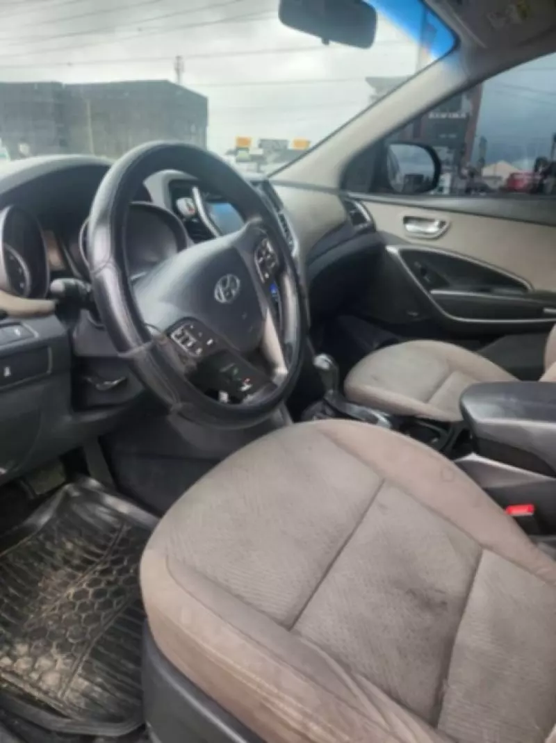 Hyundai Santa Fe   - 2015
