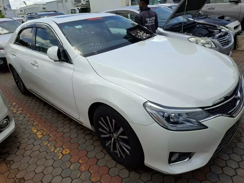 Toyota Mark X   - 2016