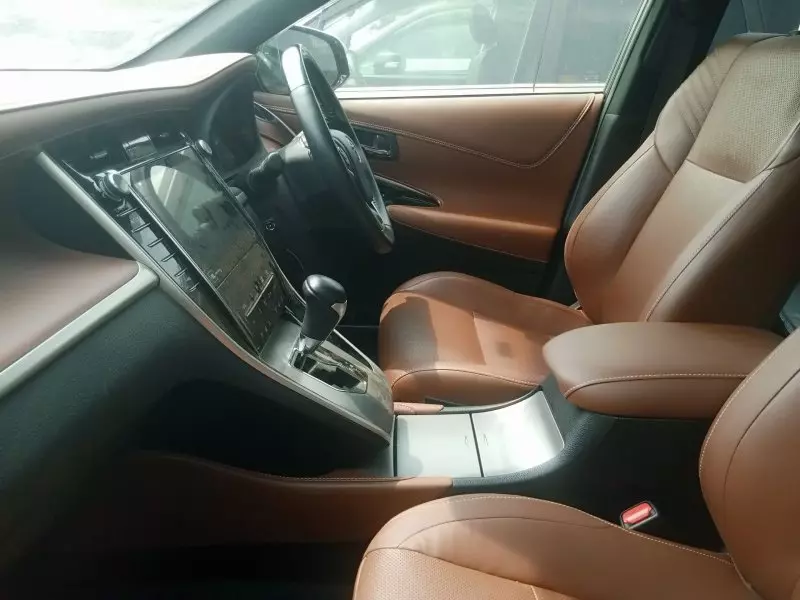 Toyota Harrier   - 2017