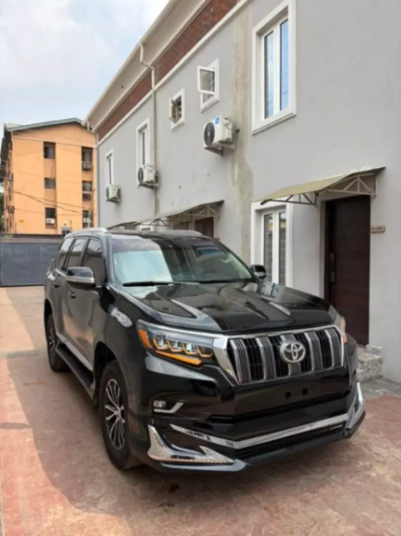 TOYOTA LANDCRUISER VXR - 2010