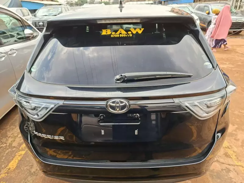 Toyota Harrier   - 2015