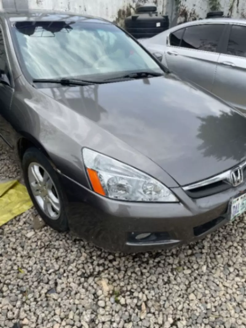 Honda Accord   - 2006