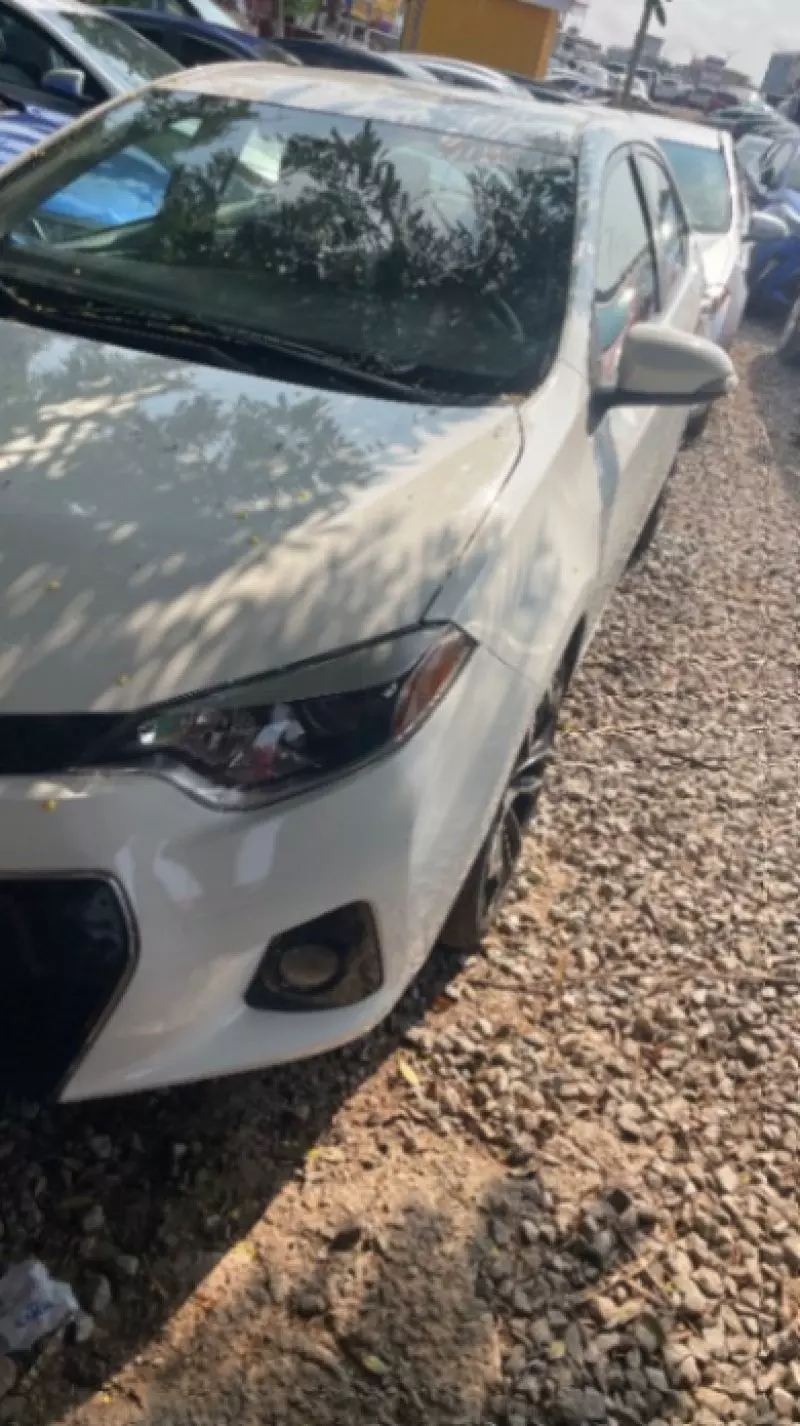 TOYOTA Corolla   - 2017