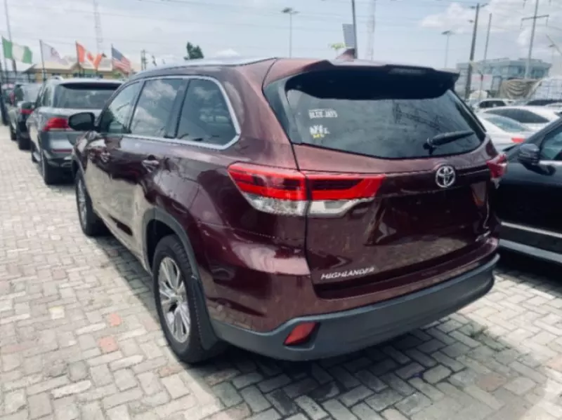 Toyota Highlander   - 2015