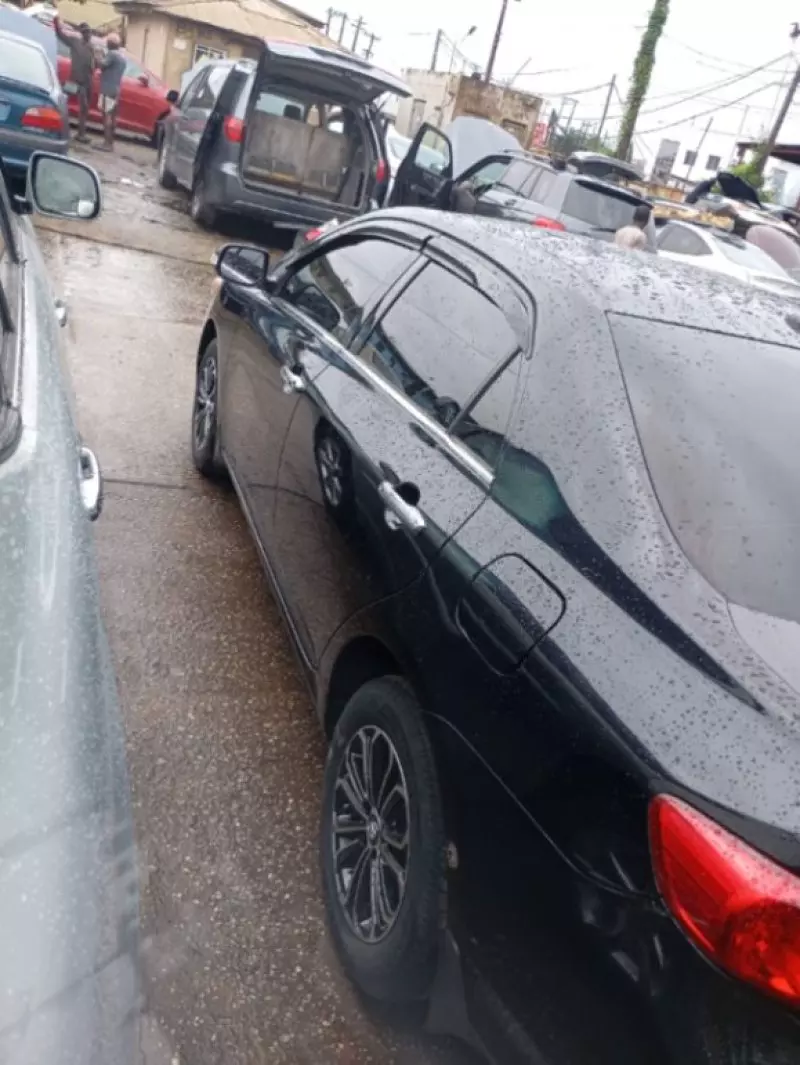 TOYOTA Corolla   - 2010