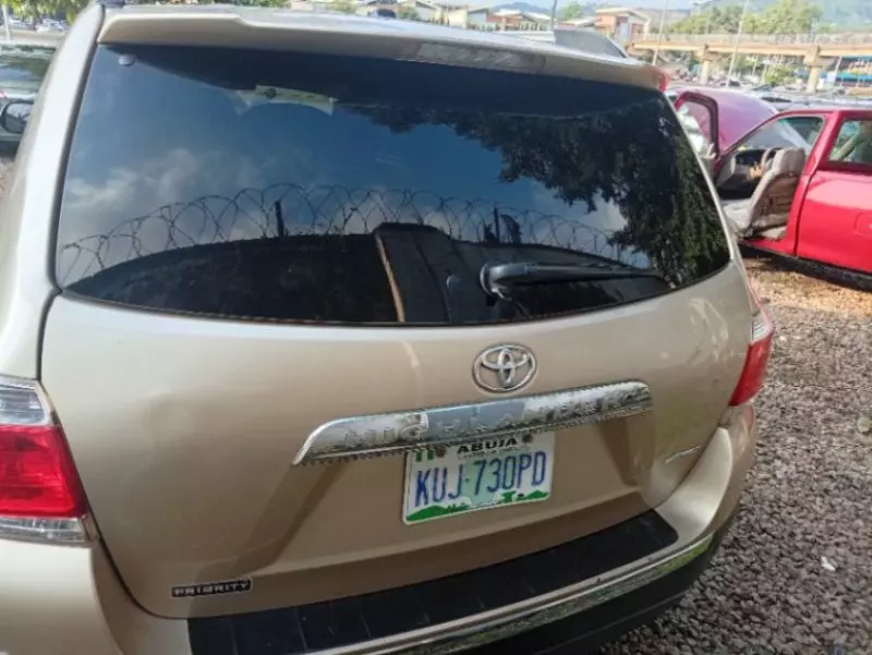 TOYOTA Highlander   - 2010