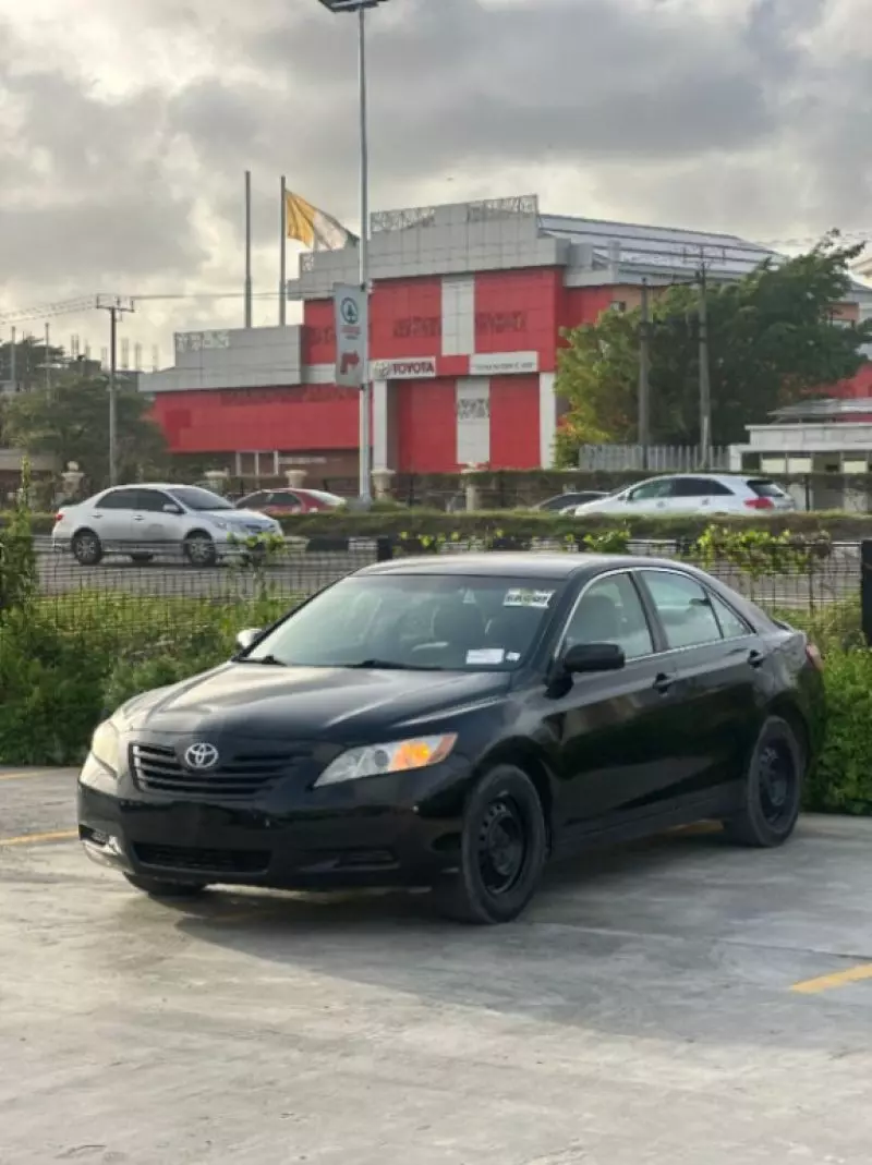 Toyota Camry   - 2009