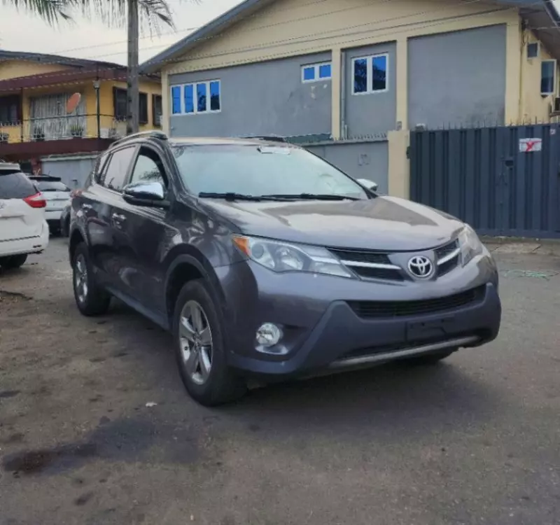 Toyota RAV 4   - 2015