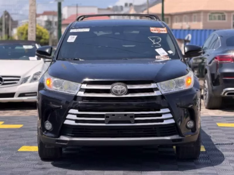 Toyota Highlander   - 2018