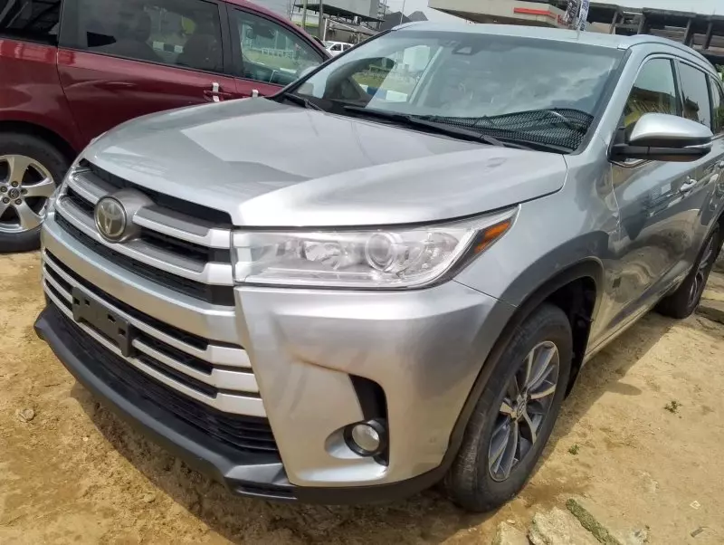 Toyota Highlander   - 2018