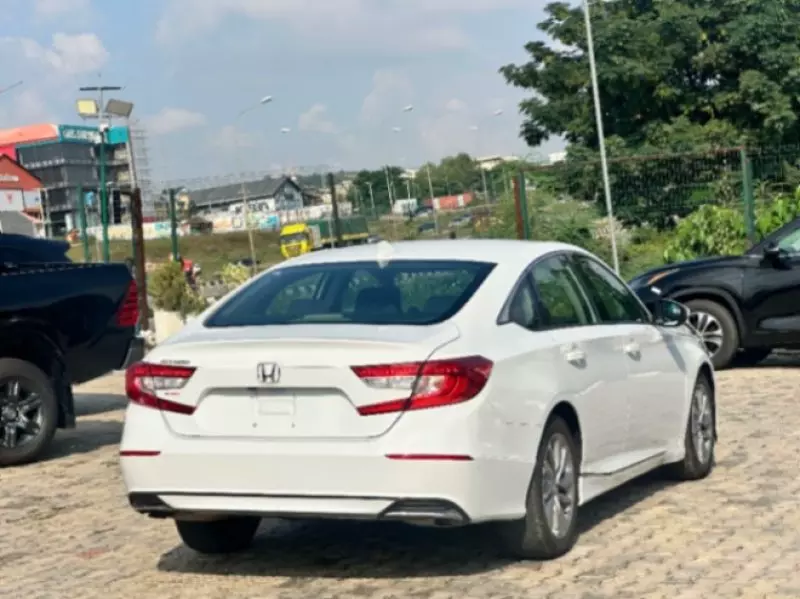 Honda Accord   - 2019