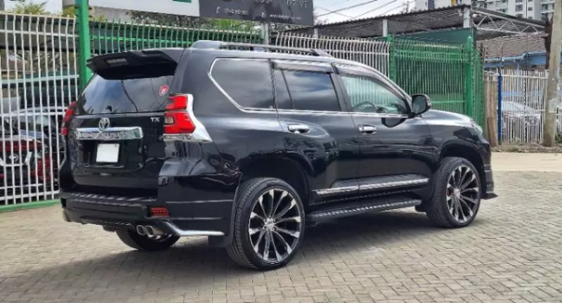 Toyota Land Cruiser   - 2019