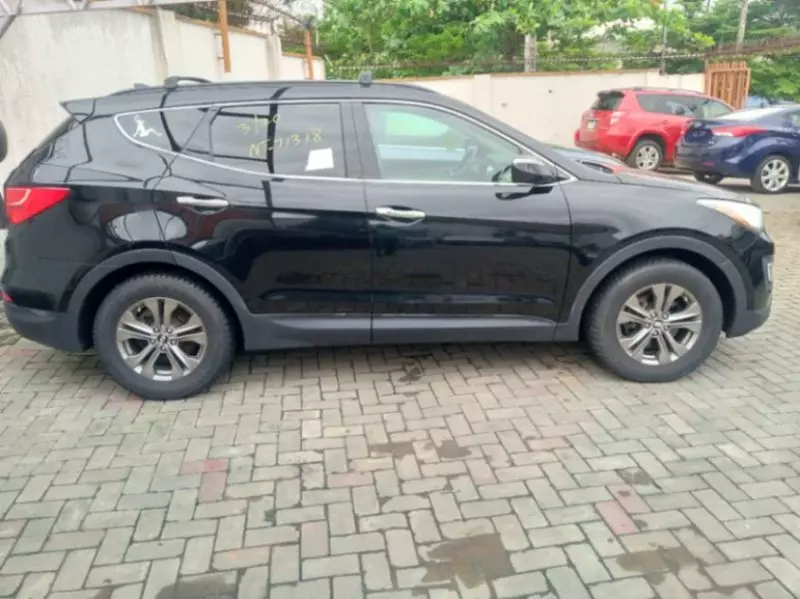 Hyundai Santa Fe   - 2014