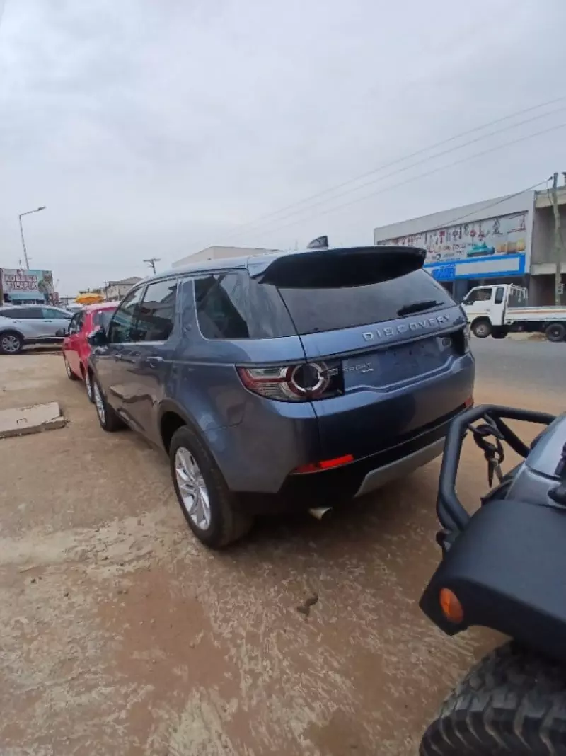 Land Rover Discovery Sport - 2016