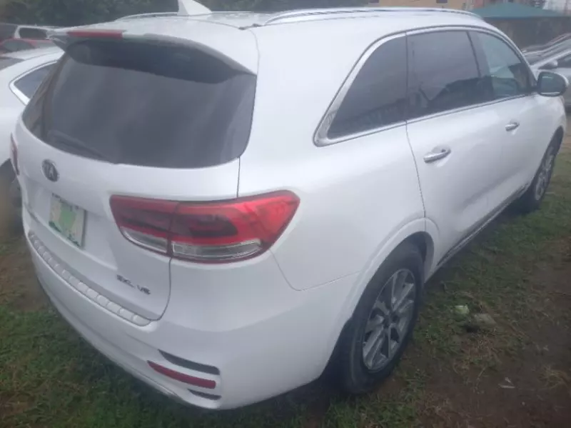 KIA Sorento   - 2017