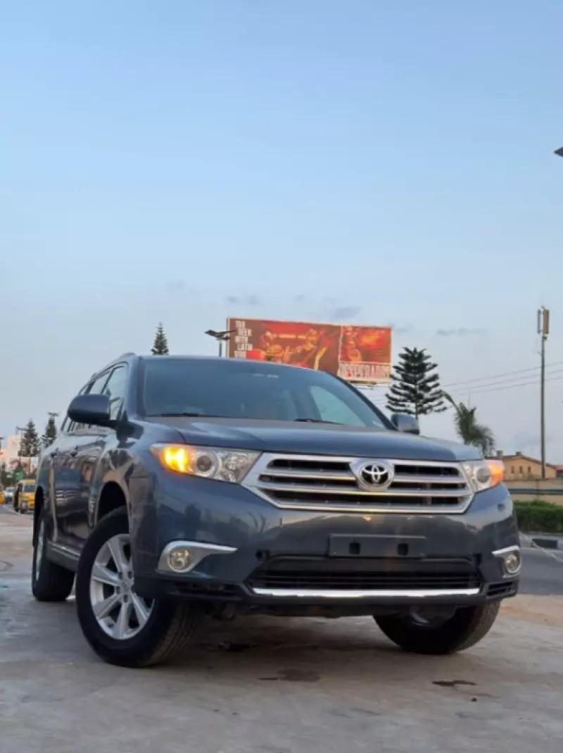 TOYOTA Highlander   - 2011