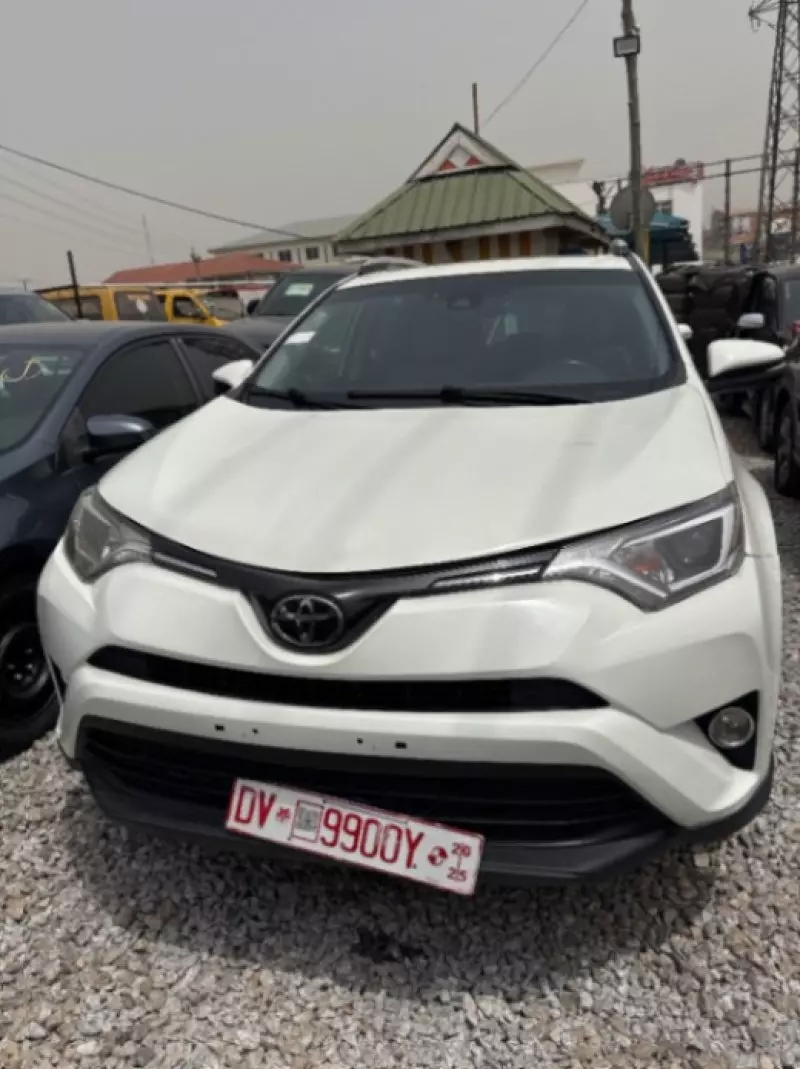 Toyota RAV 4   - 2016