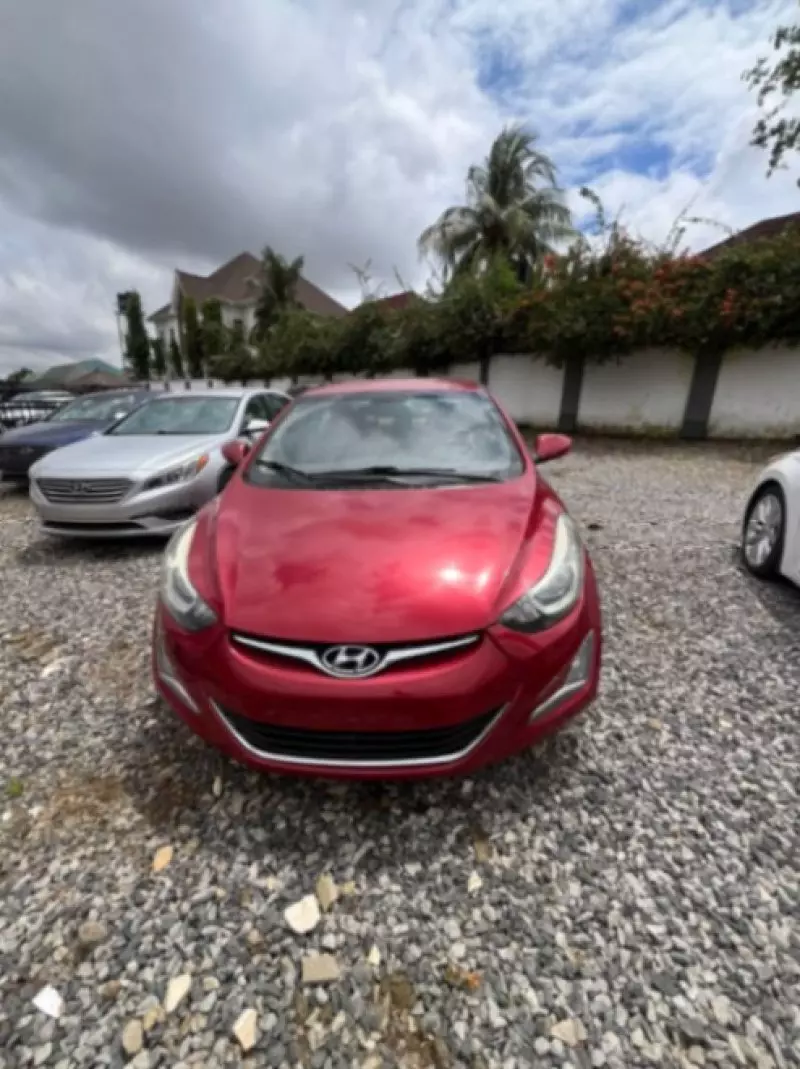 Hyundai Elantra   - 2014