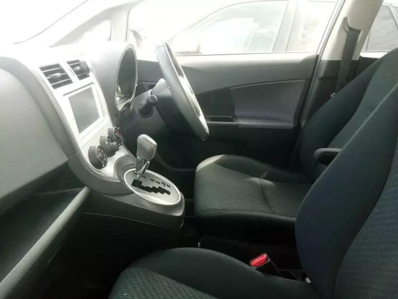 Toyota Ractis   - 2013