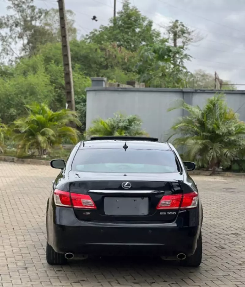 Lexus ES 350   - 2011