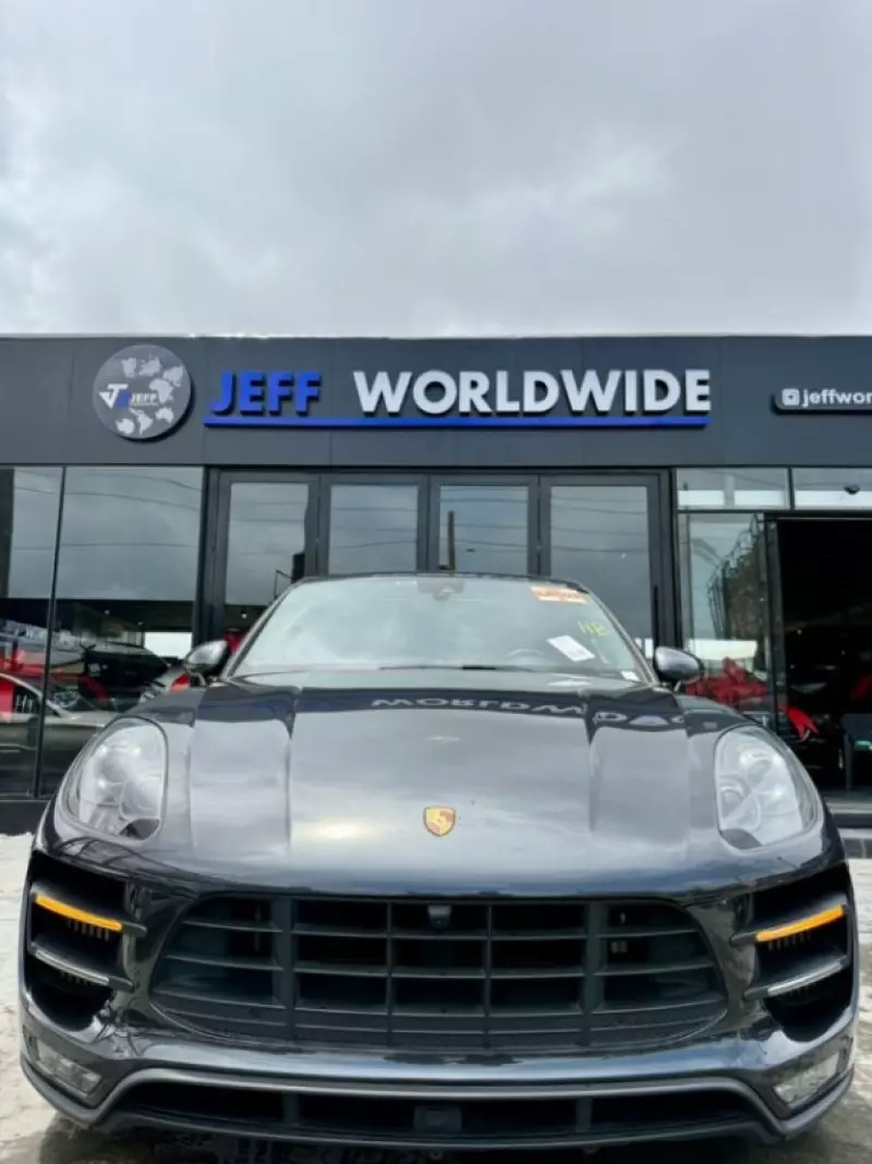 PORSCHE Macan   - 2017