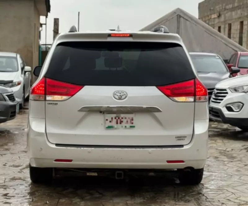 TOYOTA Sienna   - 2014