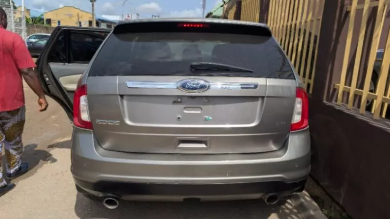 Ford Edge 3.5L    - 2012