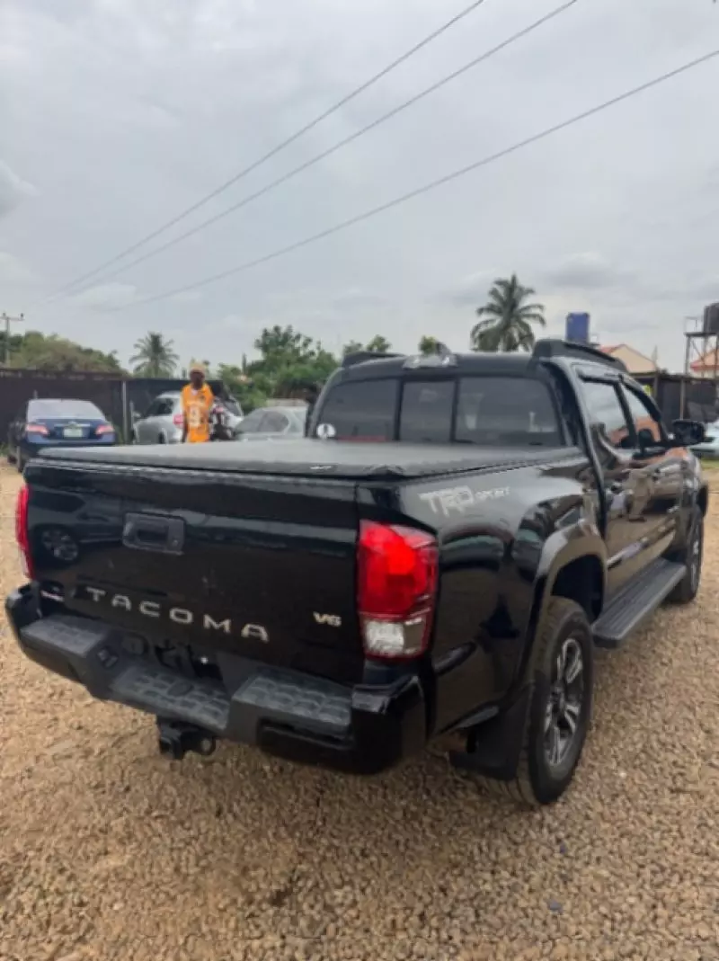 Toyota Tacoma   - 2016