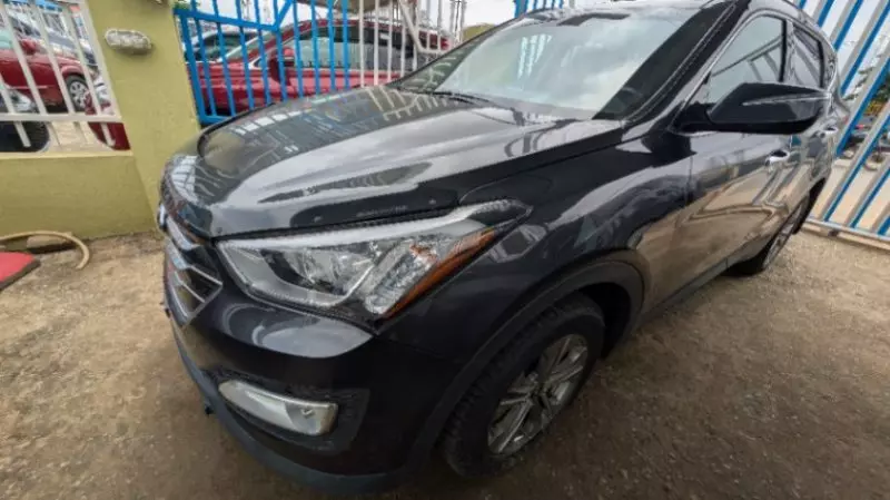 Hyundai Santa FE   - 2015