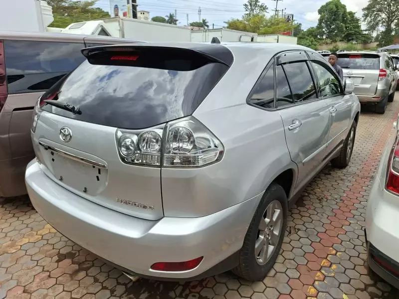 Toyota Harrier   - 2012