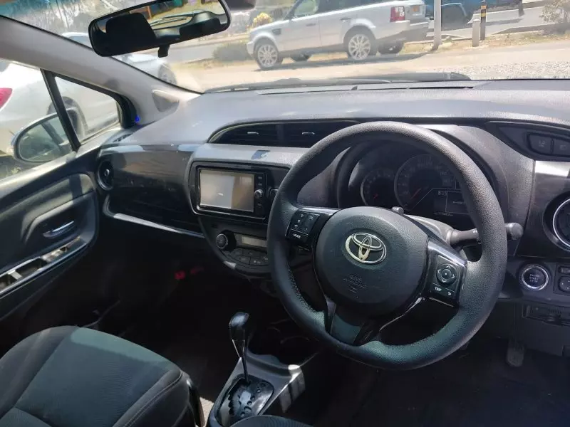TOYOTA Vitz   - 2017