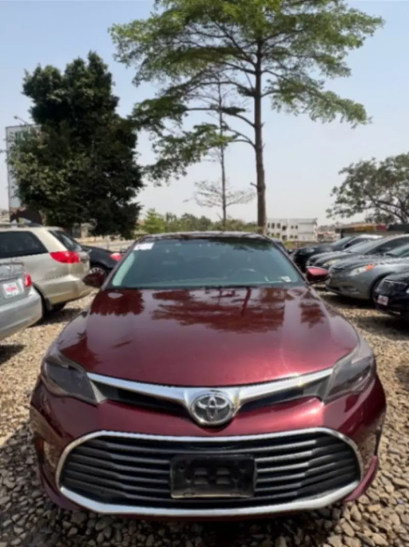 Toyota Avalon   - 2013