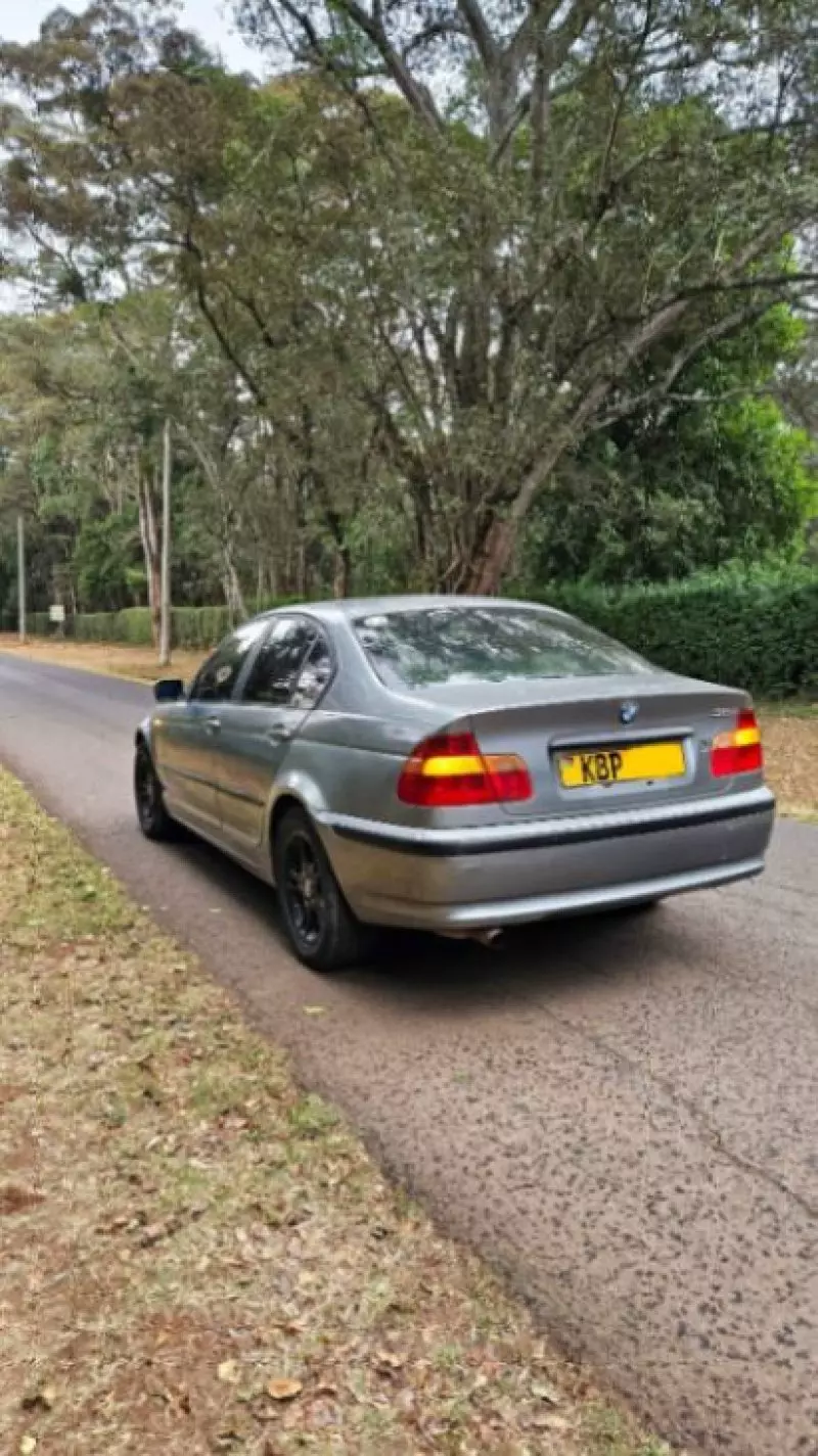 BMW 318i   - 2004
